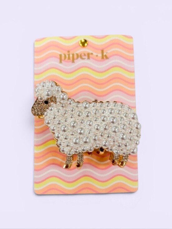 Piper K Accessories - 🤍▪️Piper K▪️ White Pearl Sheep Metal Claw Clip